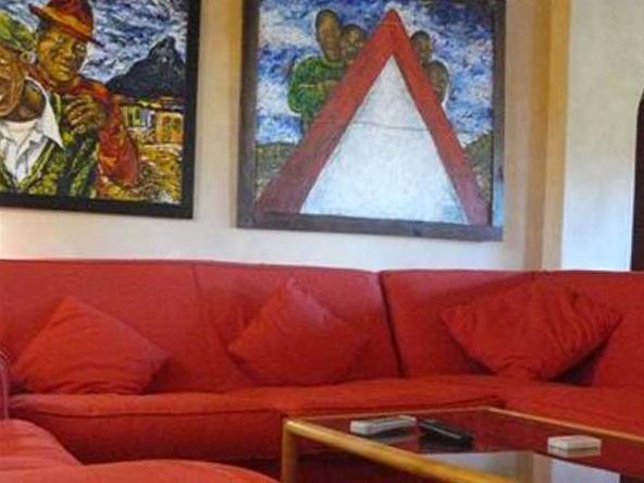 Saltycrax Backpackers And Surf Hostel By Curiocity Блаубергстранд Экстерьер фото
