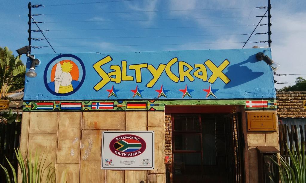 Saltycrax Backpackers And Surf Hostel By Curiocity Блаубергстранд Экстерьер фото